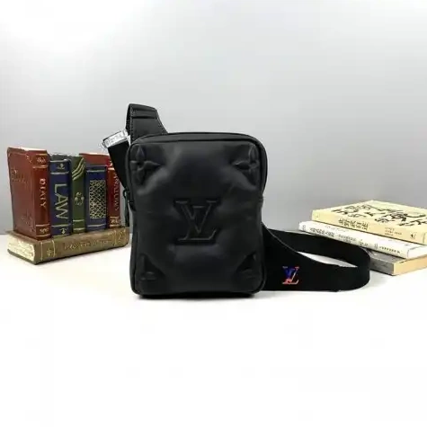 Bags 20DJ570104 LV 0724
